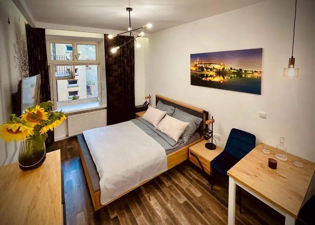 Mariacki Apartment By Vsi location