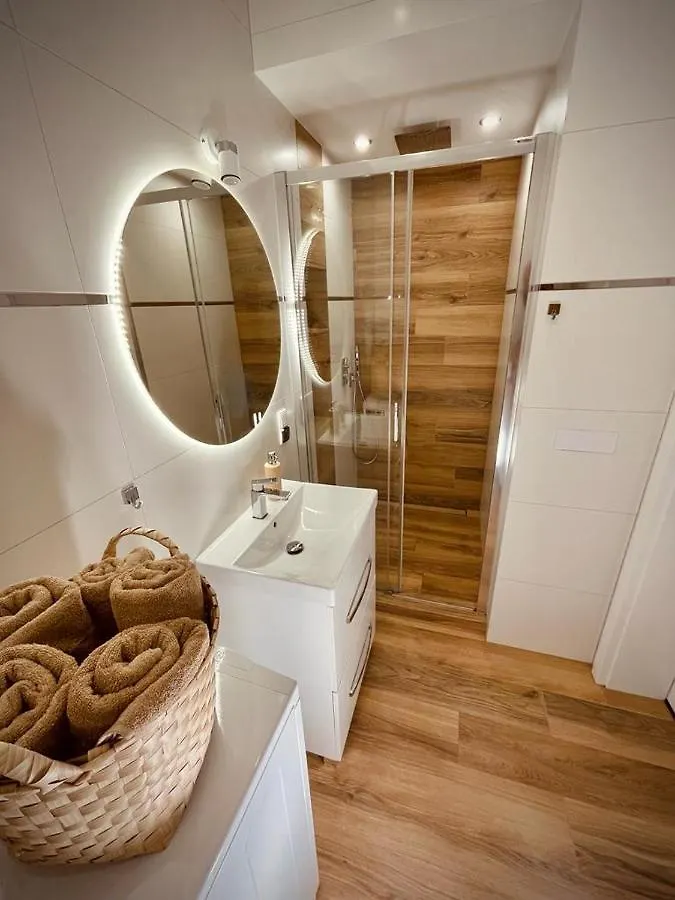 Mariacki Apartment By Vsi Krakow 0*,  Poland